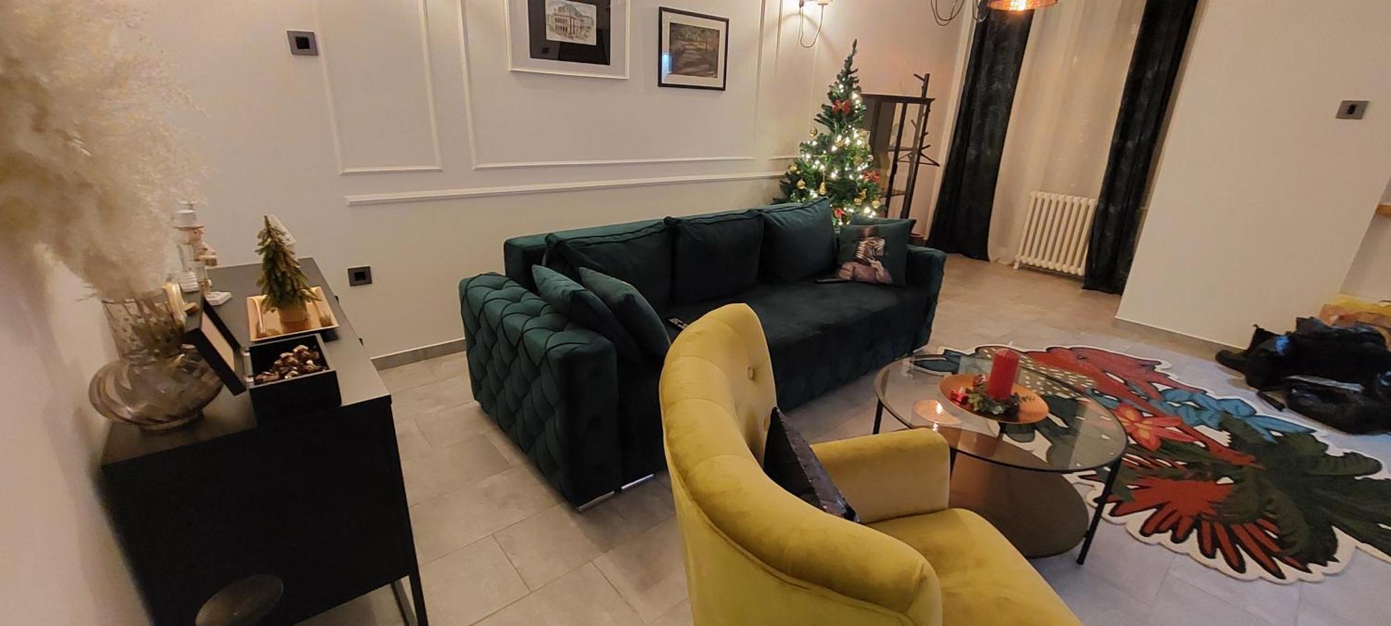 Maximilian Apartment